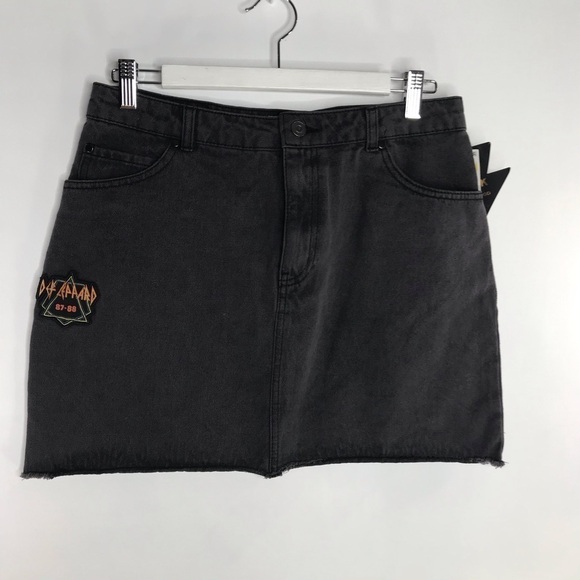 NWT old School Def Leppard Washed black denim mini - Picture 5 of 7